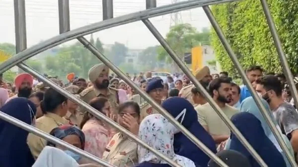 desh bhagat university kashmiri students lathi charge featured image Lahore,Karachi,Pakistan