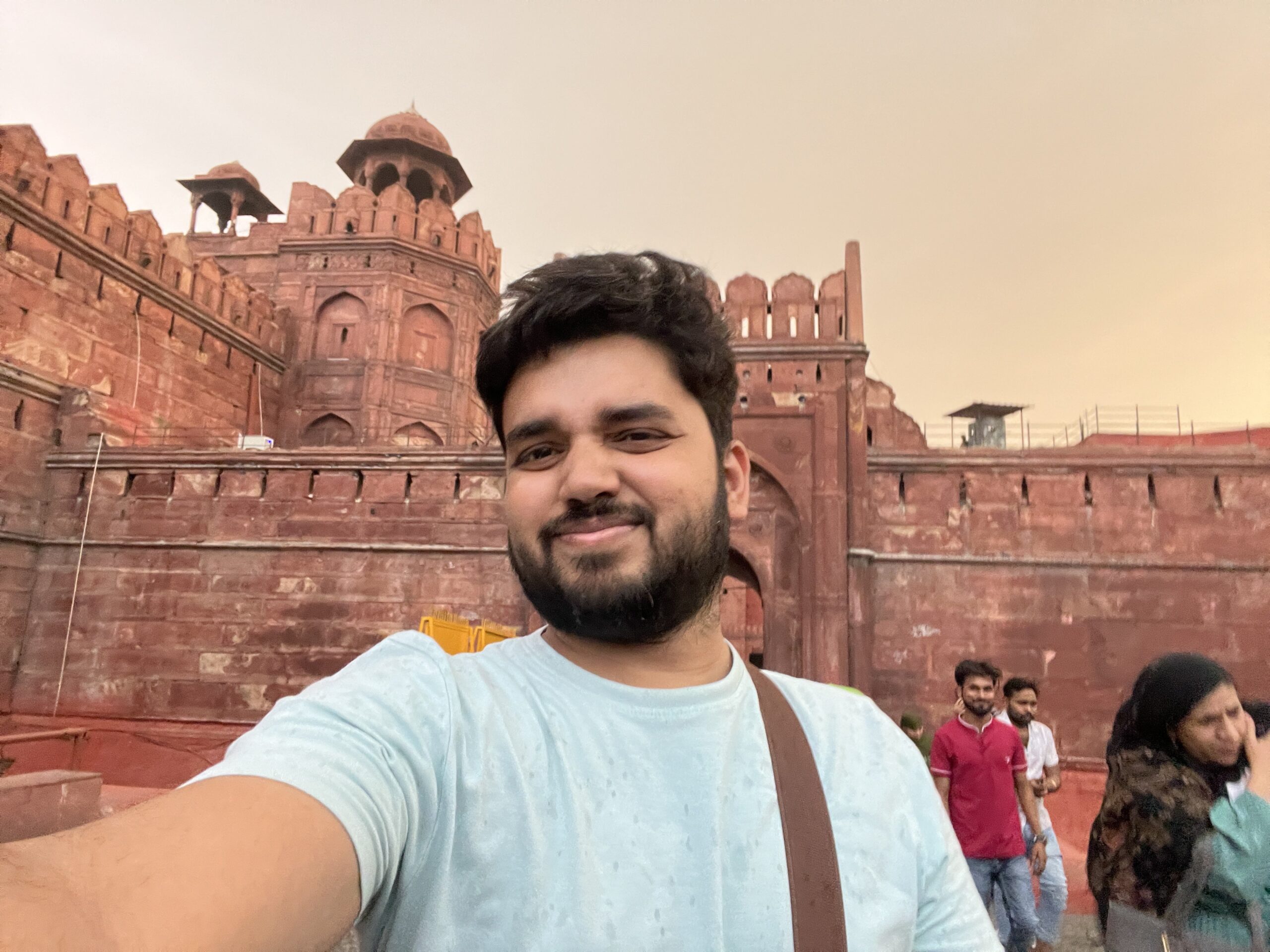 Tech Influencer from Patna Shares Incredible Story of Tracing Lost iPhone and Xiaomi CIVI 2 at Delhi’s Jama Masjid