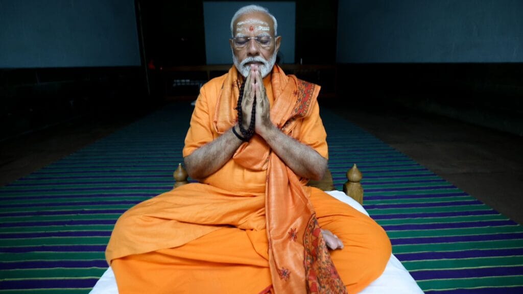 pm modi meditation