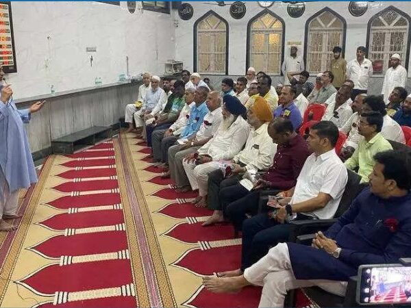 Prophet for All Campaign: Mumbai Mosque Welcomes Non-Muslims; Offers Guided Tour