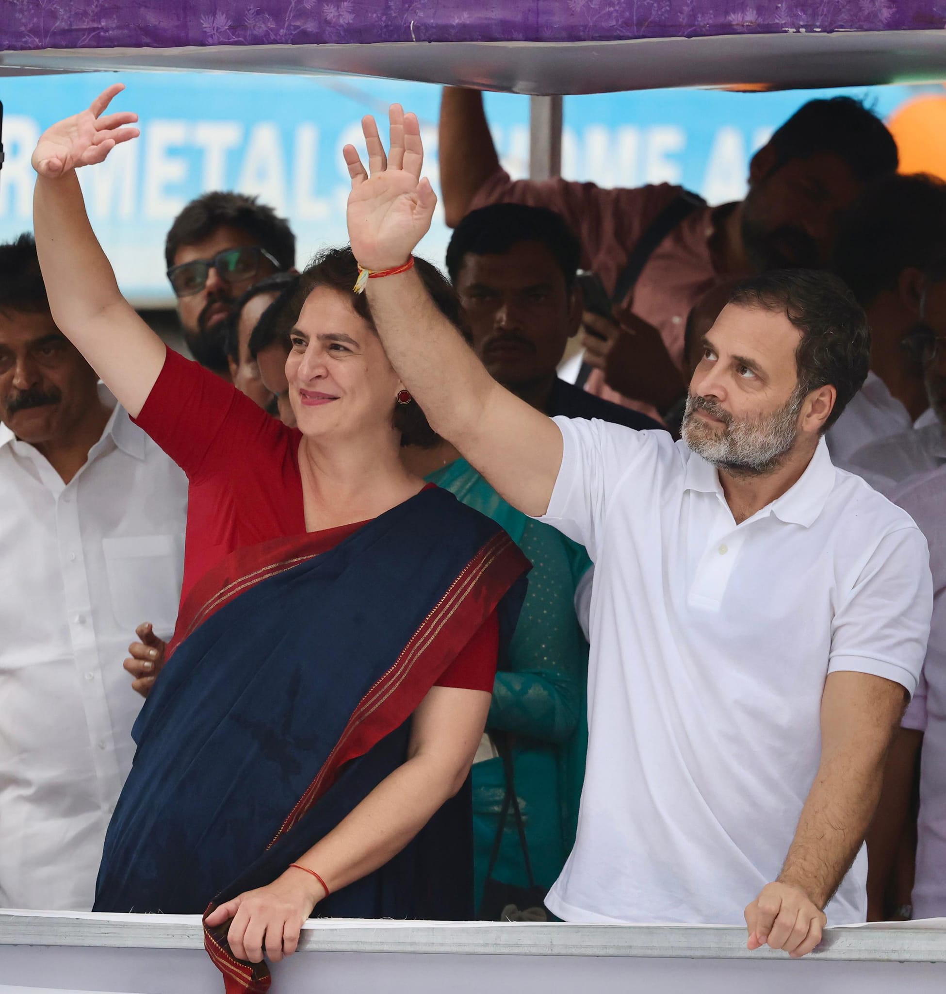 Rahul Gandhi, Priyanka Gandhi and Congress Delegation Blocked from Visiting Violence-Hit Sambhal