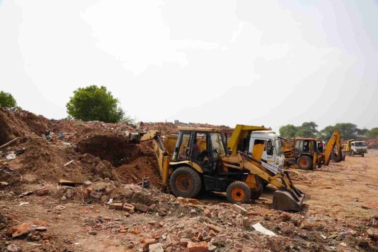 Supreme Court Halts Bulldozer Action Against 25 Muslim Homes in MP’s Khandwa, Grants Interim Relief on APCR Plea
