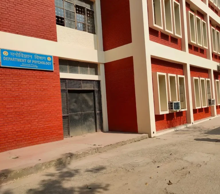 Delhi University Drops Kashmir, Palestine from Psychology Syllabus; Critics Call It “Syllabus Saffronisation”