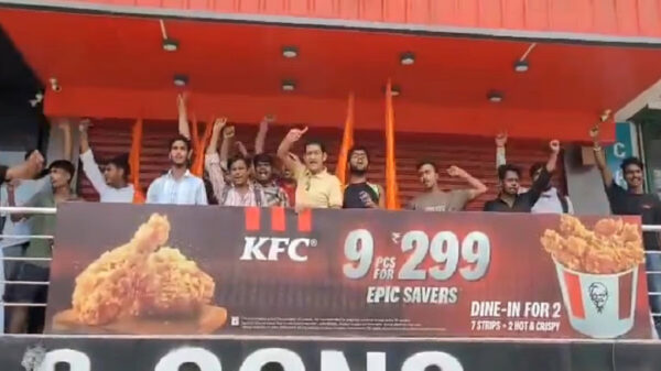 Uttar Pradesh Hindu Raksha Dal Closes KFC and Nazir, Calls for Meat Ban During Sawan Amid ‘Jai Shri Ram’ Chants