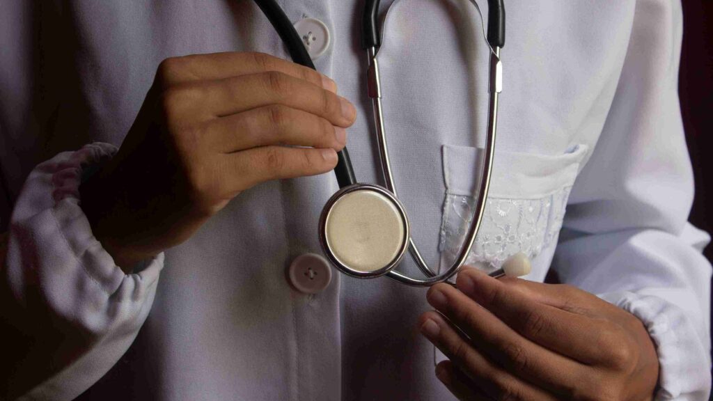 doctor suspended kashmir bandipora