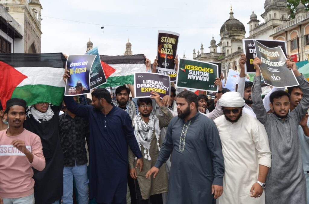‘India Must Take a Stand’: SIO Telangana Urges Ceasefire, Boycott of Israel at Charminar Protest 59 gaza hyderabad protest SIO