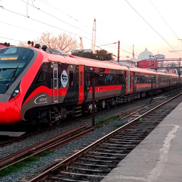 Kerala CM Slams Railways for ‘RSS Song’ at Vande Bharat Event, BJP Defends Students