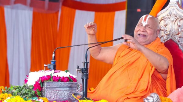 “Scrap SC/ST Act”: Jagadguru Rambhadracharya Sparks Row, Attacks Opposition for Skipping Ayodhya Temple Visit