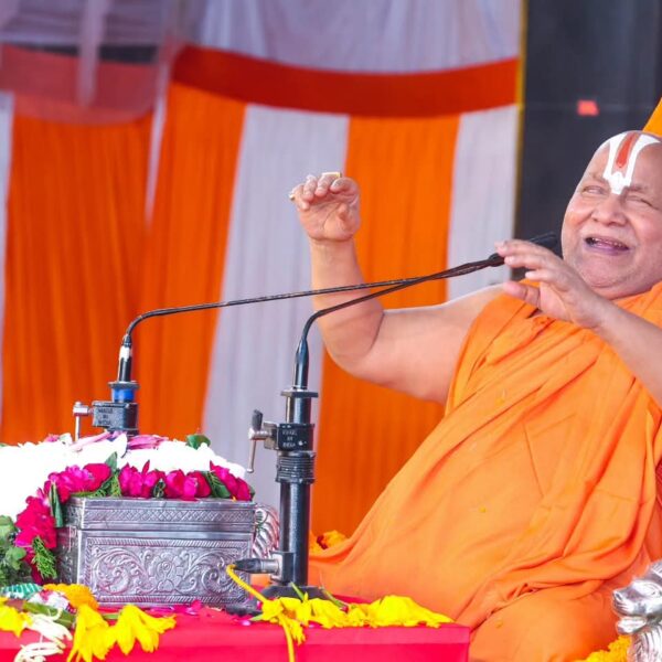 “Scrap SC/ST Act”: Jagadguru Rambhadracharya Sparks Row, Attacks Opposition for Skipping Ayodhya Temple Visit