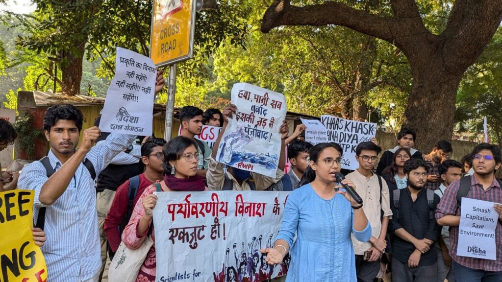 Stop the Drama, Act on Pollution Scientists, Students Protest Delhi’s Toxic Air at Jantar Mantar