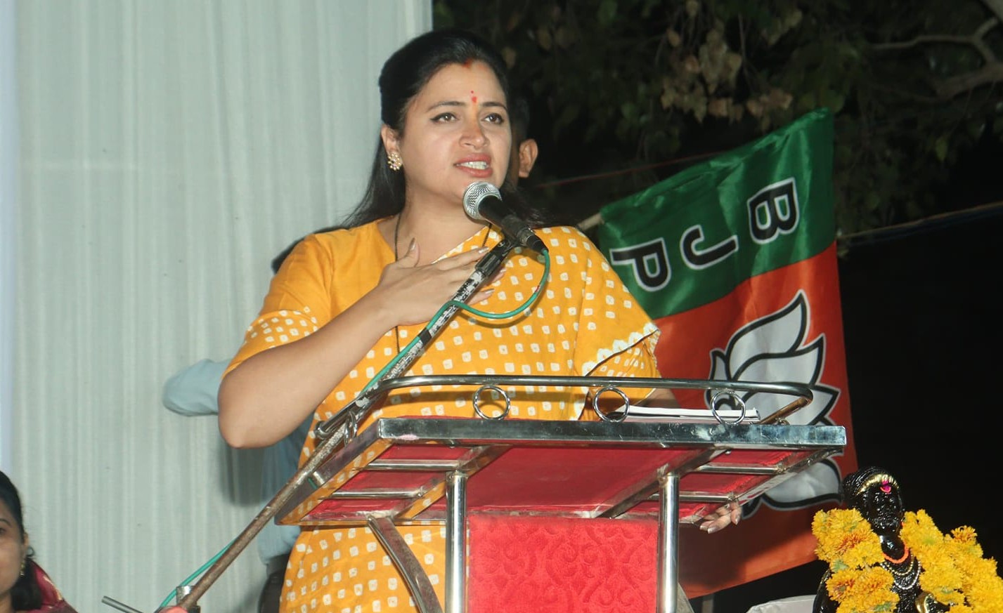 Navneet Rana Urges Hindus to Have More Children, Warns of ‘Conspiracy to Turn Hindustan into Pakistan’