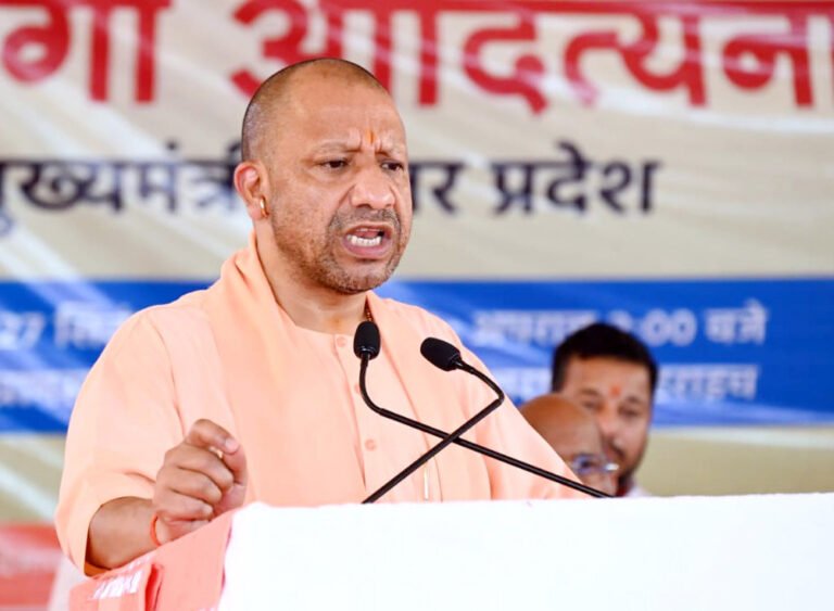 ‘Can Hanuman Chalisa Be Recited in Jama Masjid?’: Yogi Targets SP, Congress; Claims Namaz Was Attempted at Hanumangarhi