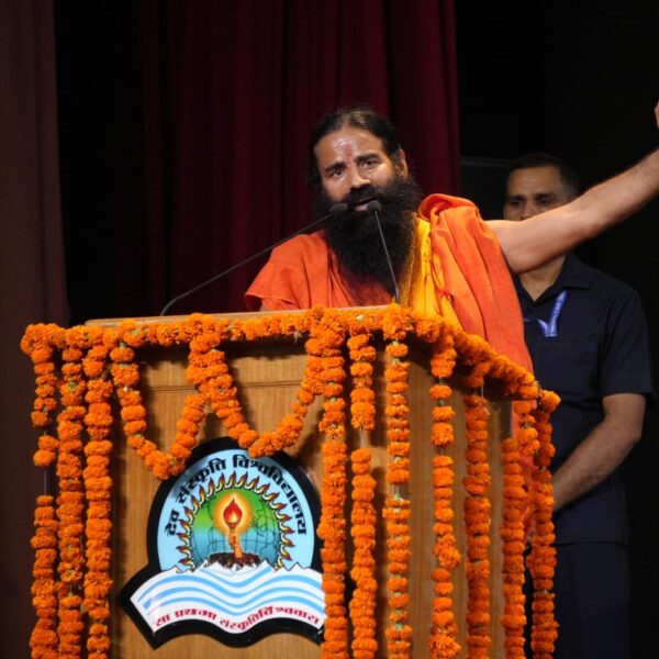 Air Purifiers Are ‘Ameeron Ka Chonchla’: Baba Ramdev Dismisses Their Use as Delhi Chokes