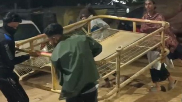 ‘They Asked My Name and Tried to Burn Me’: Communal Attack on Muslim Rickshaw Puller Triggers Agartala Tension 6 Muslim Rickshaw Puller Attacked in Agartala, Tension Erupts