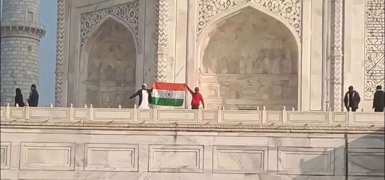 Republic Day: Hindu Mahasabha Hoists Flag at Taj Mahal