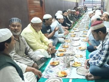 Hundreds of Hindus and Muslims joined a Roza Iftar hosted by Haji Usman Ansari at Raja's Paramedical College in Tajpur, Bijnor.