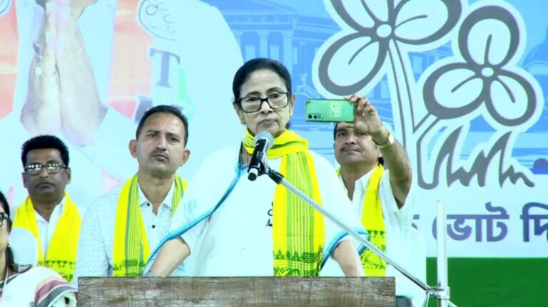 “No Detention Camps As Long As I Am Alive”: Mamata Banerjee Hits Out at BJP 3 “No Detention Camps As Long As I Am Alive”: Mamata Banerjee Hits Out at BJP
