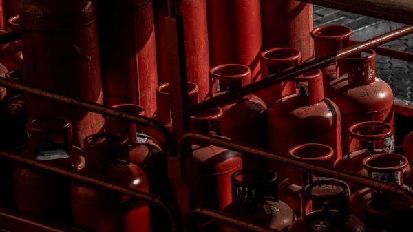 LPG Crisis in India: Restaurants Warn of Shutdowns as Gas Supply Shrinks