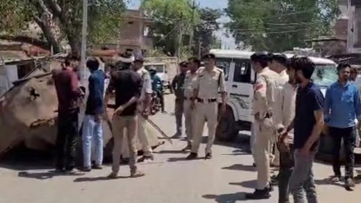 Clashes during Ambedkar Jayanti rally in Sidhi left over 12 injured, police station vandalised amid caste tensions.