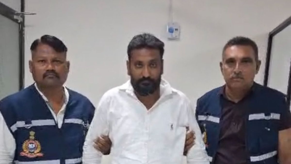 Gujarat ACB arrests middleman in ₹6 lakh bribe case linked to police inspector; “Love Jihad” angle alleged.