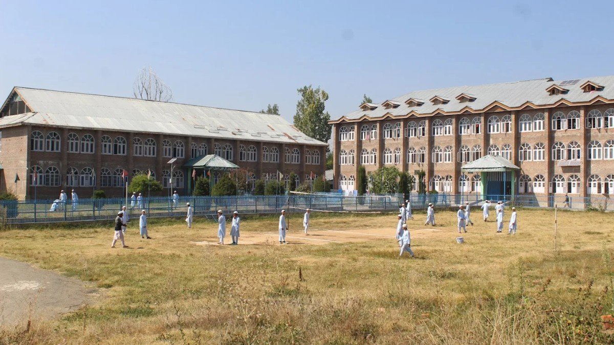 Darul Uloom Jamia Siraj-ul-Uloom declared unlawful under Unlawful Activities (Prevention) Act in Kashmir.