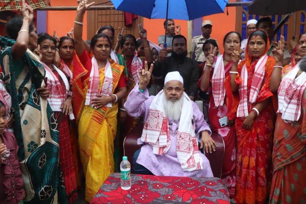 Jamiat Ulama-i-Hind issues notice to Badruddin Ajmal, seeking explanation over alleged support to a communal party.