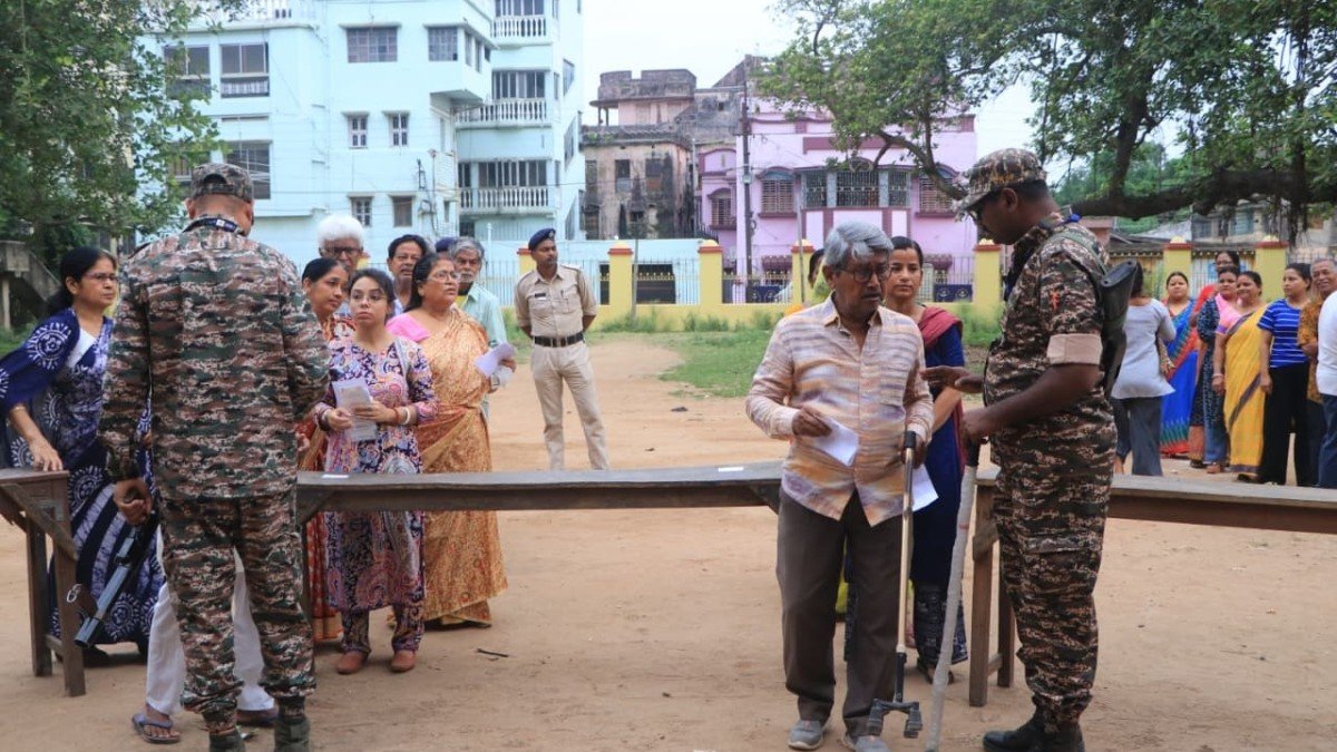 West Bengal Assembly Elections phase 2 polling sees high turnout amid violence and EVM row.