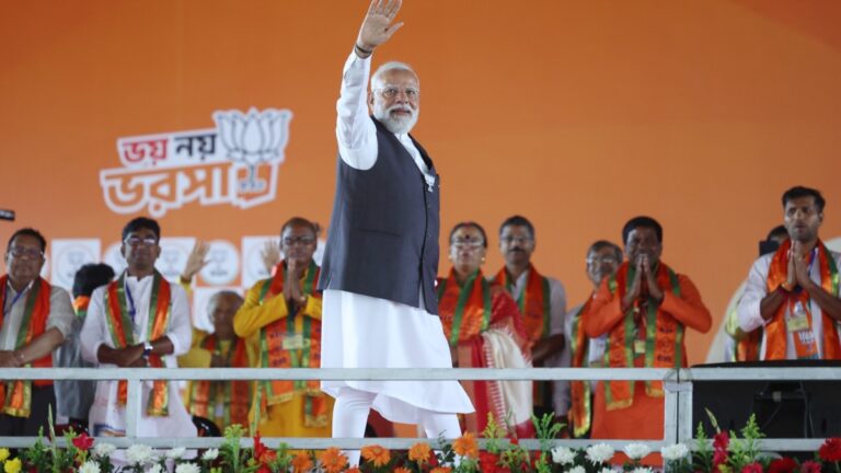 "CAA, Refugees and โInfiltrators": Narendra Modi Sharpens Attack on Mamata Banerjee Ahead of Polls 7 “CAA, Refugees and โInfiltrators”: Narendra Modi Sharpens Attack on Mamata Banerjee Ahead of Polls