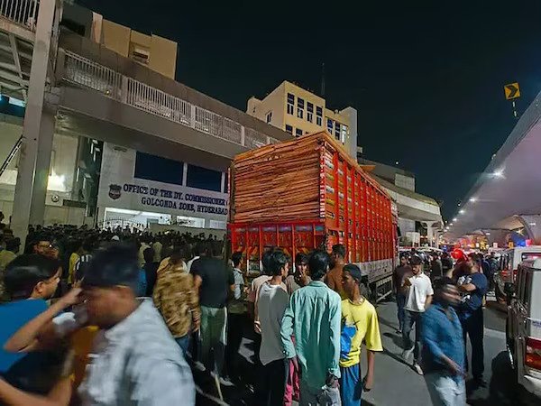 Hyderabad: Stone Pelting Erupts After Cow Vigilantes Stop Truck, Police Say No Cattle Found