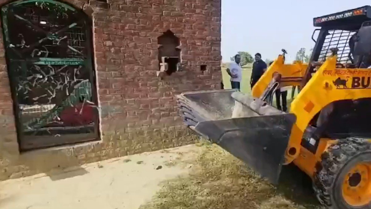 Shrine Demolished in UP’s Sambhal Amid Large 'Anti-Encroachment Drive'
