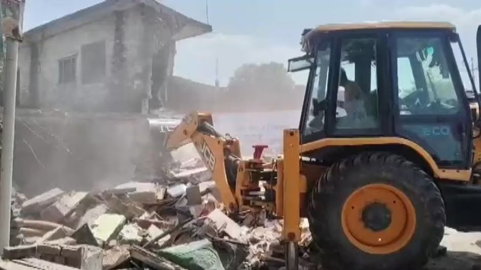 Bulldozer Action in Bahraich: Madrasa, Shops on Alleged Gram Sabha Land Demolished Following Court Order