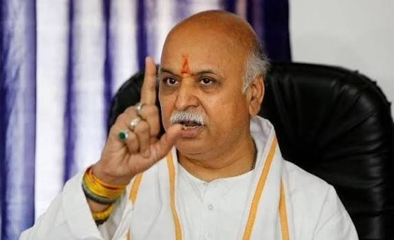 Praveen Togadia Calls for Hindu Unity, Urges ‘Buy From Hindus Only’ and Higher Population Growth