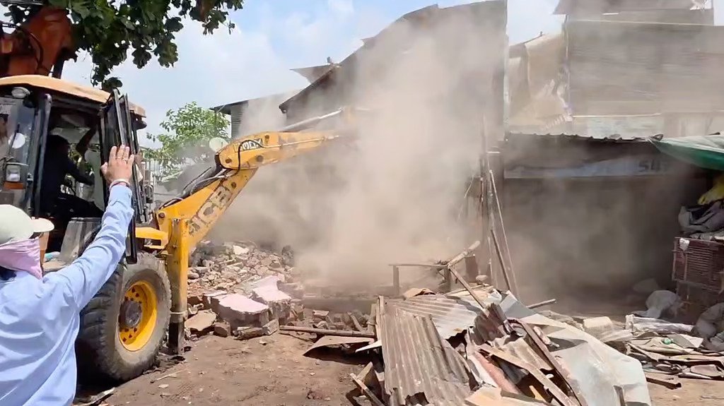 Surat: Civic Body Demolishes BJP Leader-Linked Illegal Structure, Returns Seized Materials Within Hours