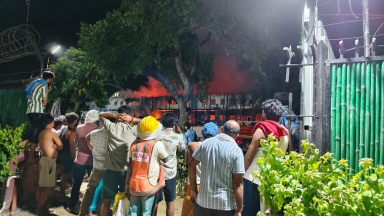 Massive Fire at Delhi Labour Camp Near Nirman Bhawan Leaves Over 1,000 Workers Affected; AICCTU Demands Probe