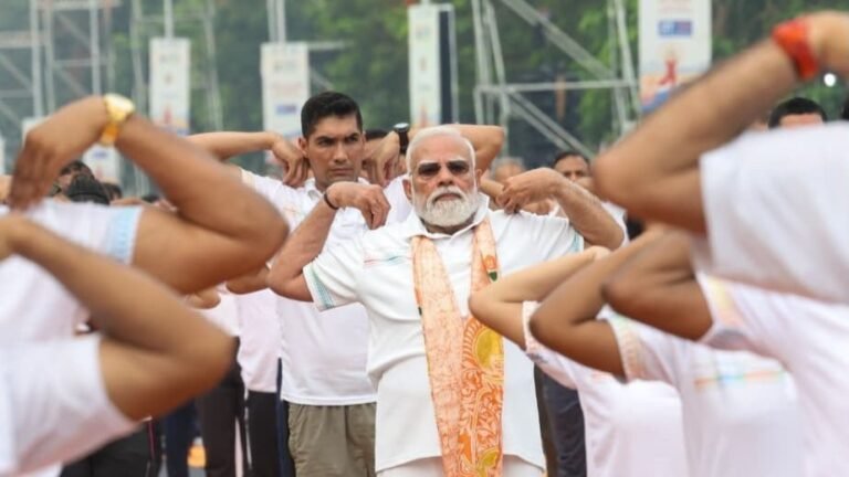 PM Narendra Modi Leads International Yoga Day Celebrations in Kolkata, Calls It World’s Biggest Festival