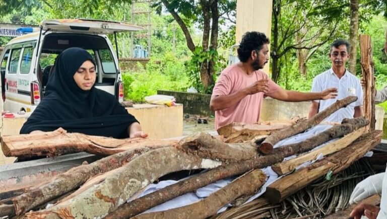 Kerala Woman Performs Hindu Last Rites for Former RSS Worker Abandoned by Family