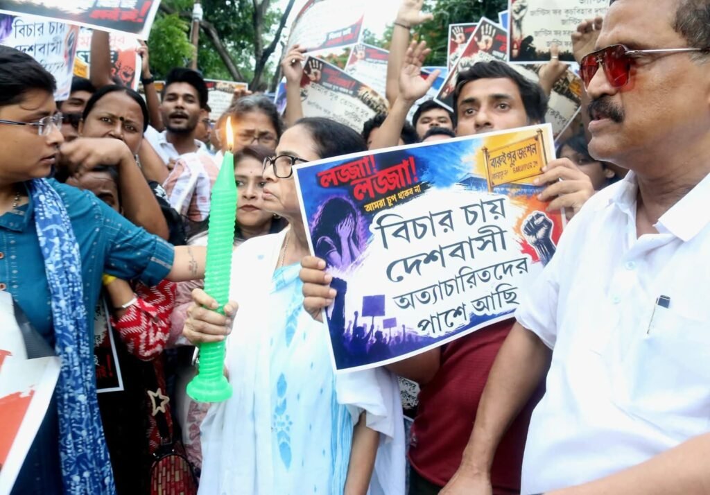 Mamata Banerjee Leads Candlelight March Seeking Justice for Baruipur Minor Rape-Murder Victim