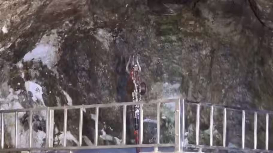 Amarnath Ice Shivling Melts Within First Week of Yatra as Experts Link Early Disappearance to Climate Change