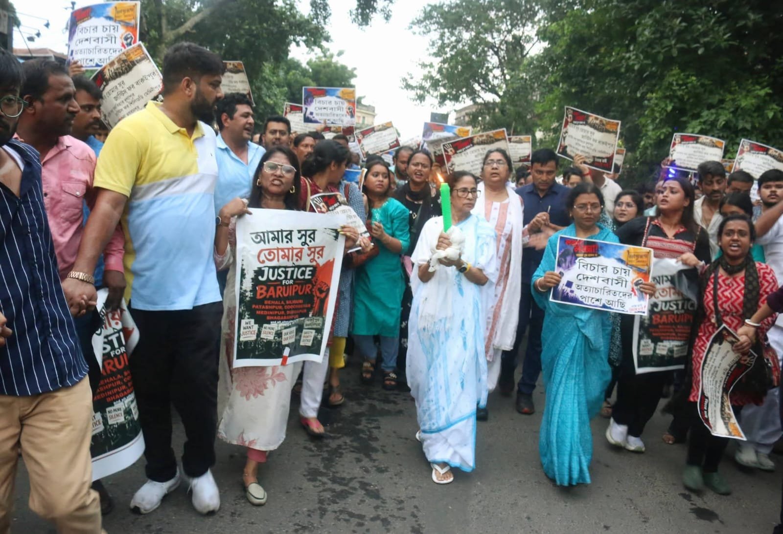 Mamata Banerjee Leads Candlelight March Seeking Justice for Baruipur Minor Rape-Murder Victim