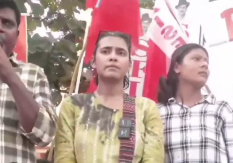 Ink Thrown at AISA President Neha Bora During Jharkhand Jobs Protest, Attacker Calls Her ‘Anti-National’
