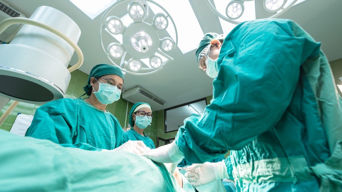 Hindu and Muslim Women Donate Kidneys to Each Other’s Husbands in Ahmedabad