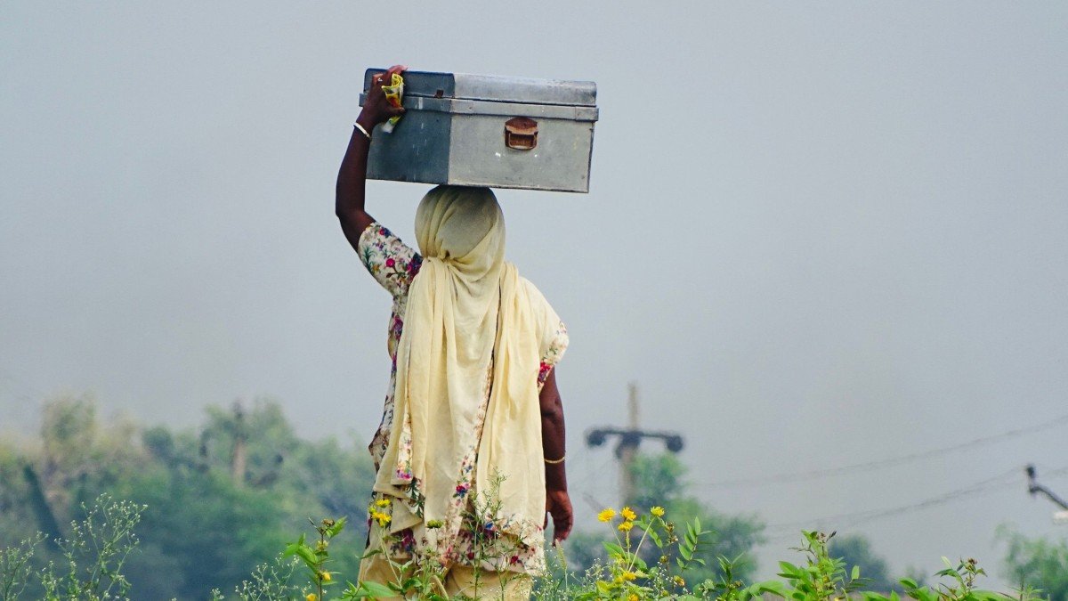 Bengaluru’s ‘Operation Mukta’ Leaves 400 West Bengal Migrant Workers Worried Over Eviction