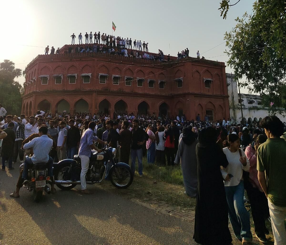 ‘A University Should Not Need a Hunger Strike’: AMU Announces Student Union Elections After Protests