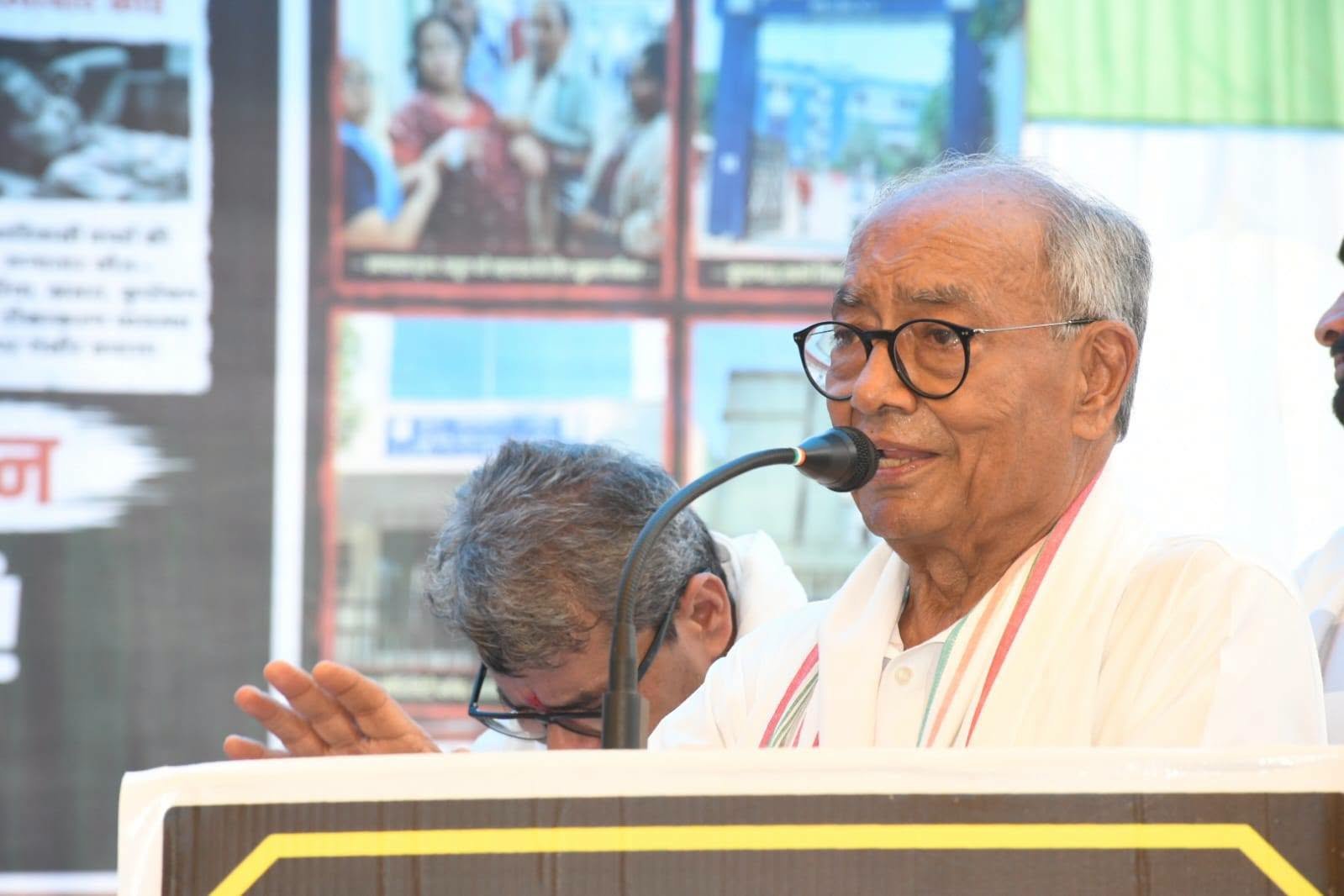 “RSS, VHP Are Distorting Sanatan Dharma”: Digvijaya Singh Accuses Hindutva Groups of Creating Religious Divisions