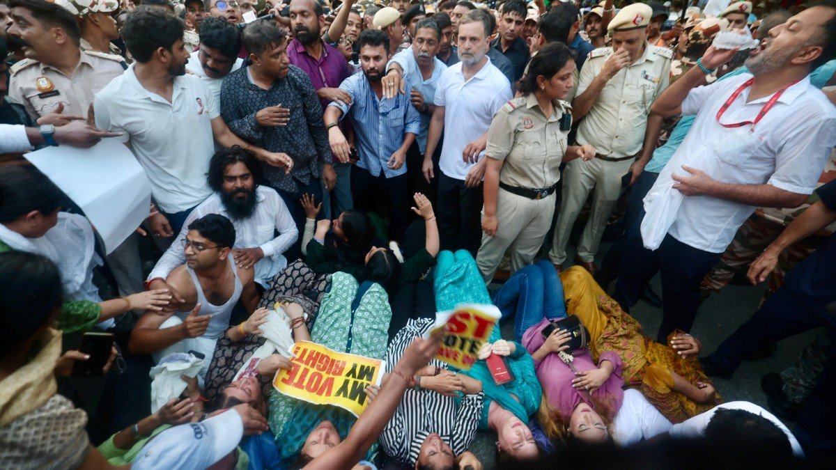 ‘We Are Not Going Back’: INDIA Bloc MPs Continue Delhi Protest Against CEC Gyanesh Kumar