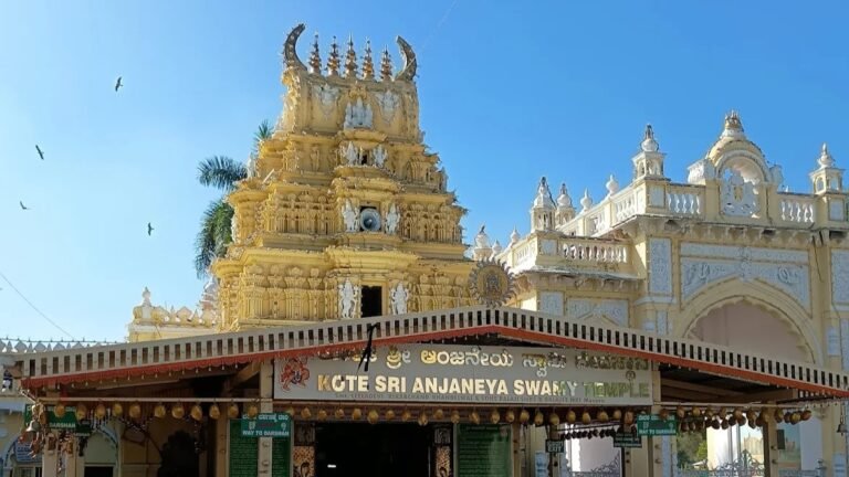 Mysuru Dasara Row: Police Officer Allegedly Stops Three Dalit Ministers From Joining Puja