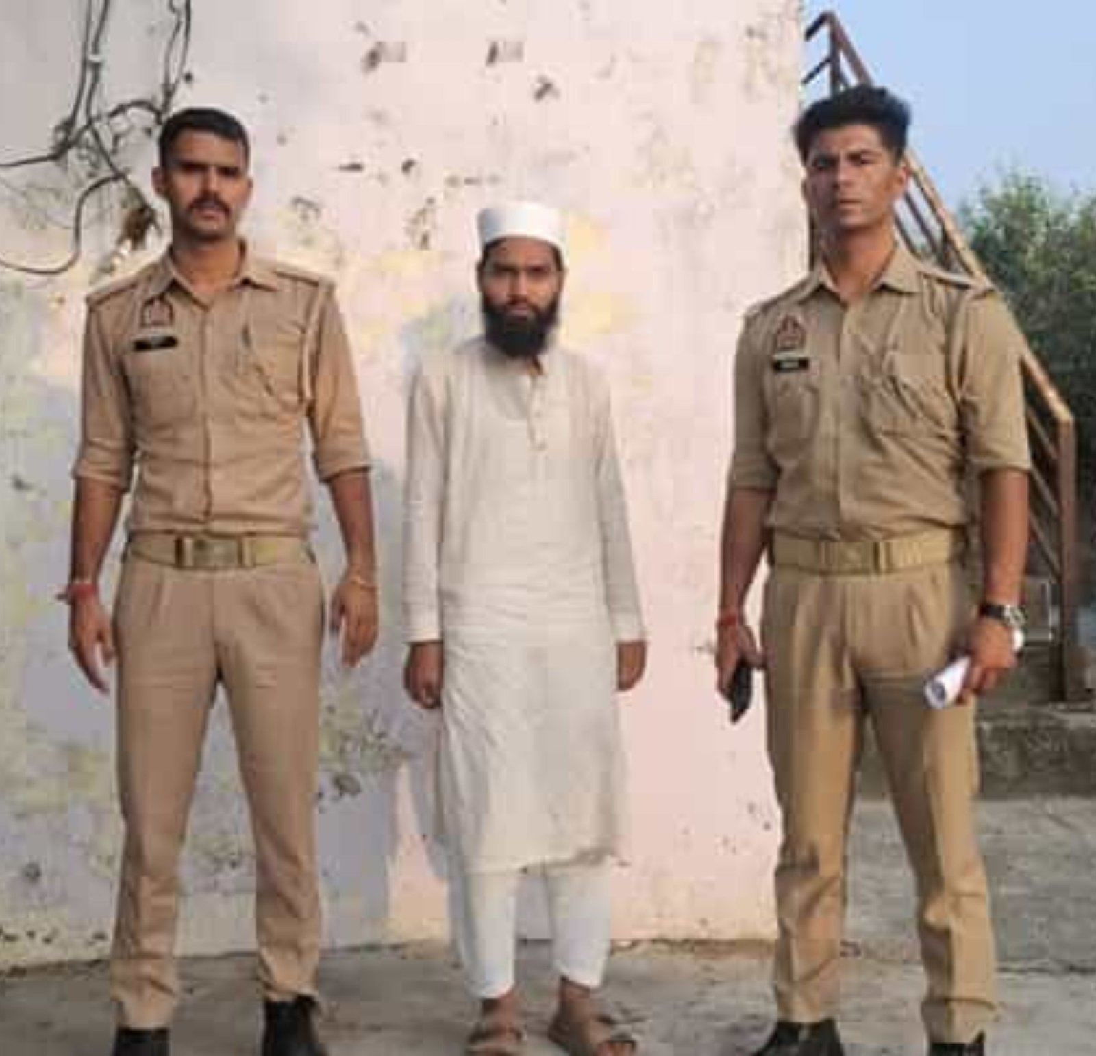 Uttar Pradesh: Mosque Loudspeaker Seized, Muslim Cleric Arrested After Officials Hear Azaan in Bijnor